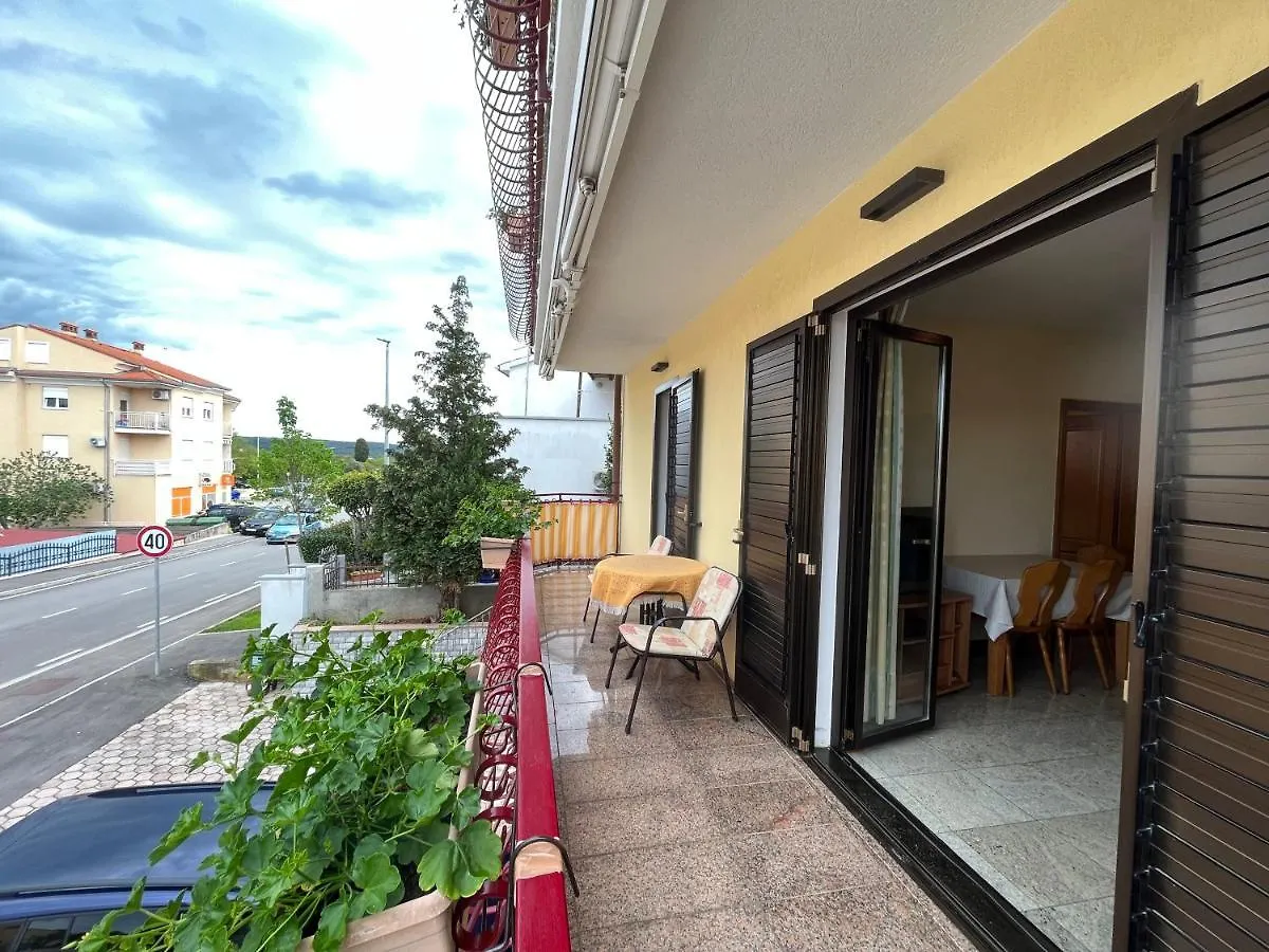 Holiday Apartments Sonne Ρόβινι