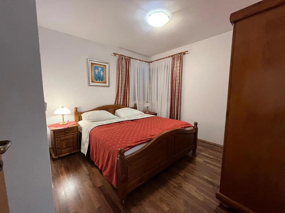 Holiday Apartments Sonne Ρόβινι