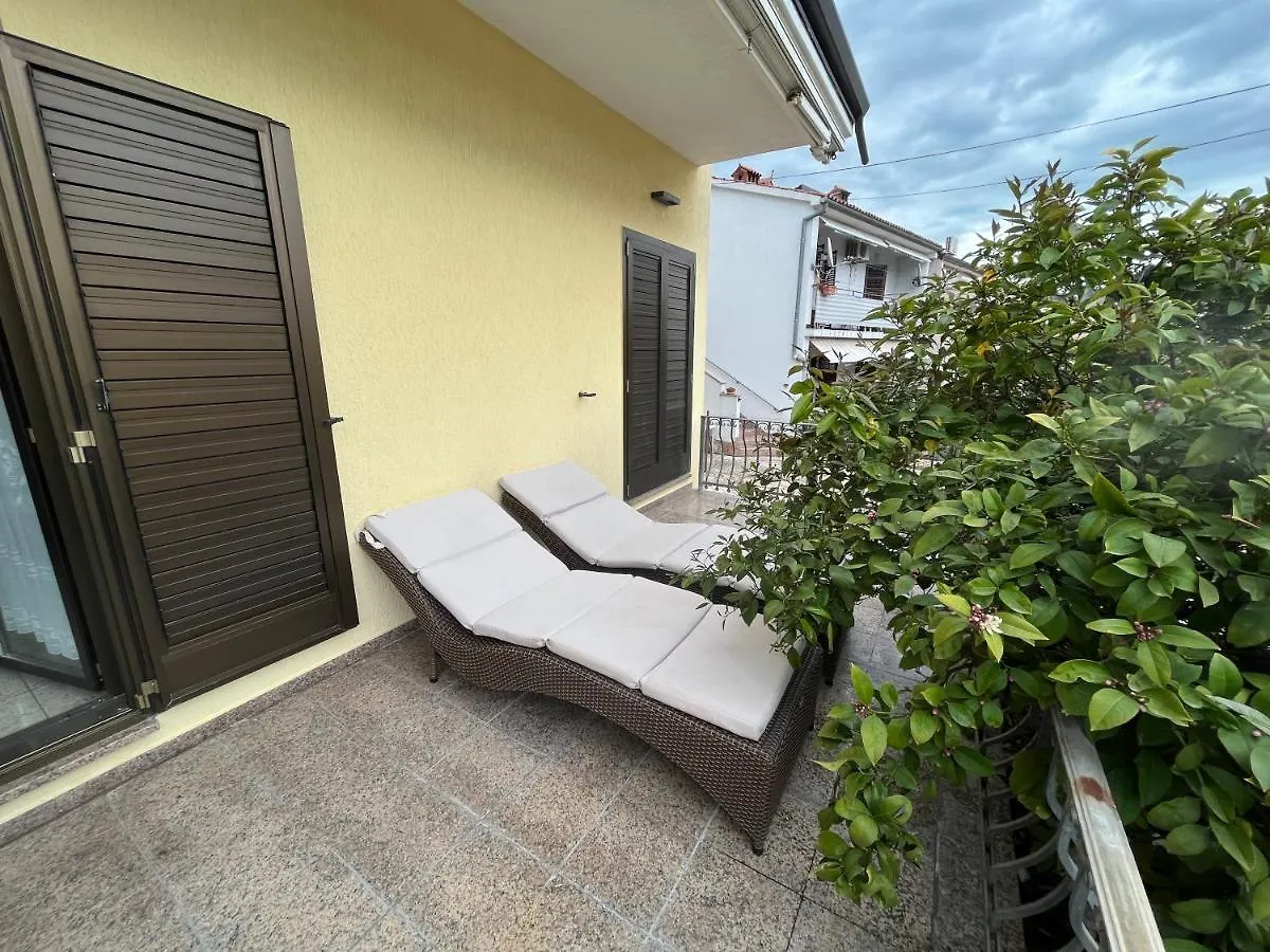 Holiday Apartments Sonne Rovigno 0*,  Croazia